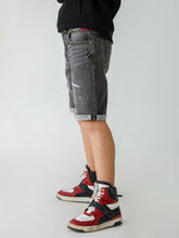 Charger l'image dans la galerie, Bermuda Corvin
