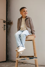 Lade das Bild in den Galerie-Viewer, T-shirt Sebas
