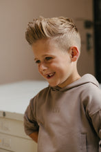 Lade das Bild in den Galerie-Viewer, Hoodie Sjon
