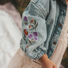 Lade das Bild in den Galerie-Viewer, Denim Jacket
